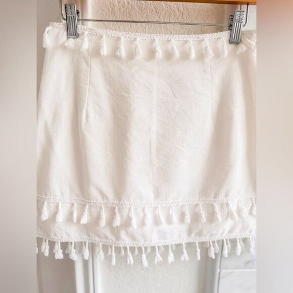 White Mini Skirt Size Small with Tassels - Picture 5 of 16